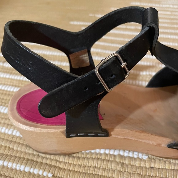 Swedish Hasbeen t-strap clogs - Picture 3 of 6